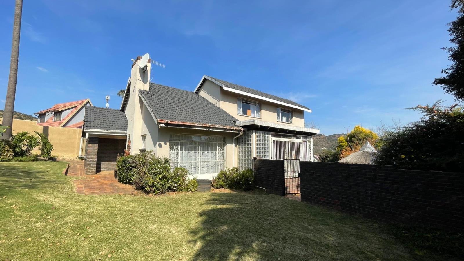 4 Bedroom House in Mondeor