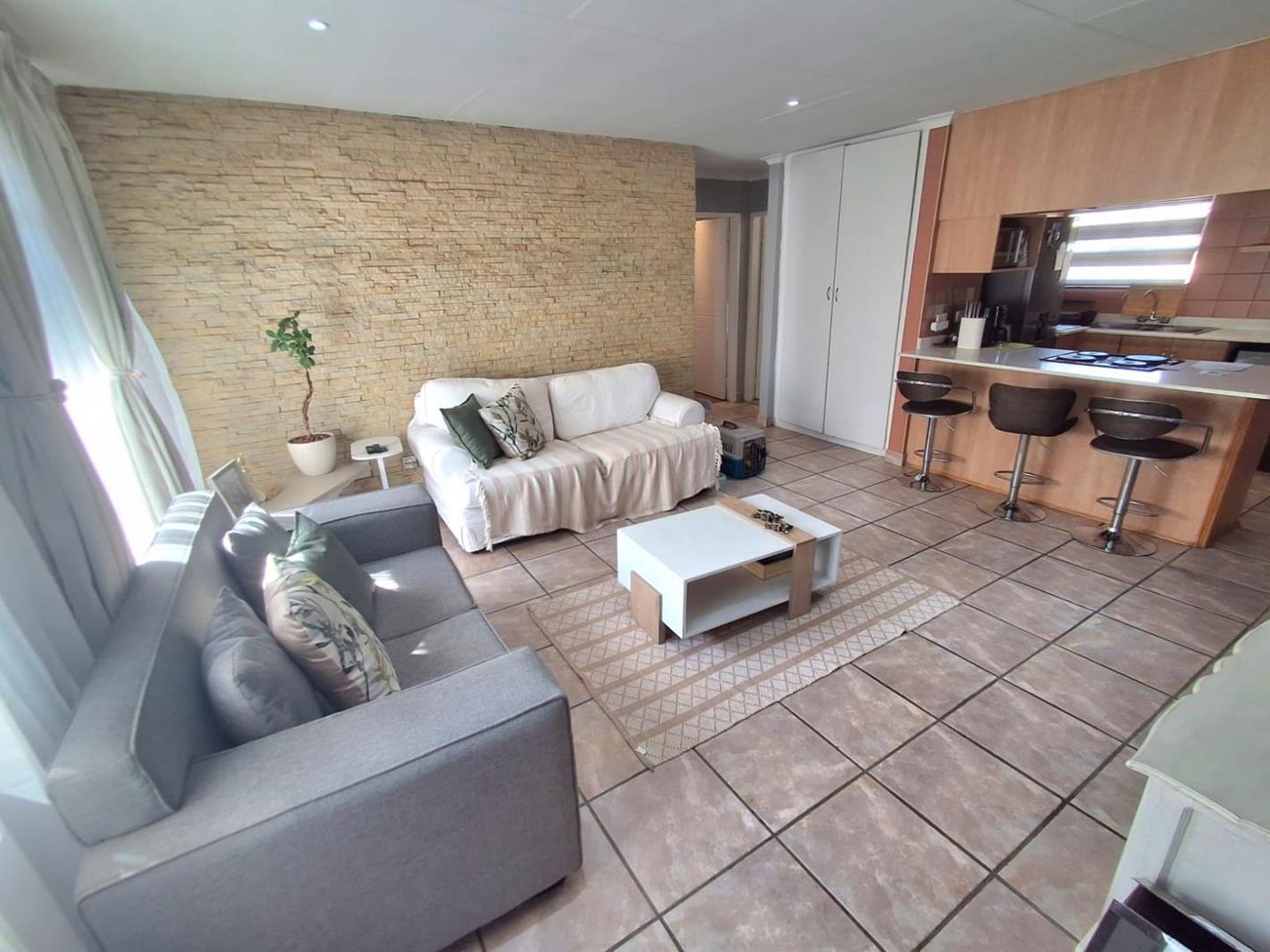 2 Bedroom Townhouse in Verwoerdpark