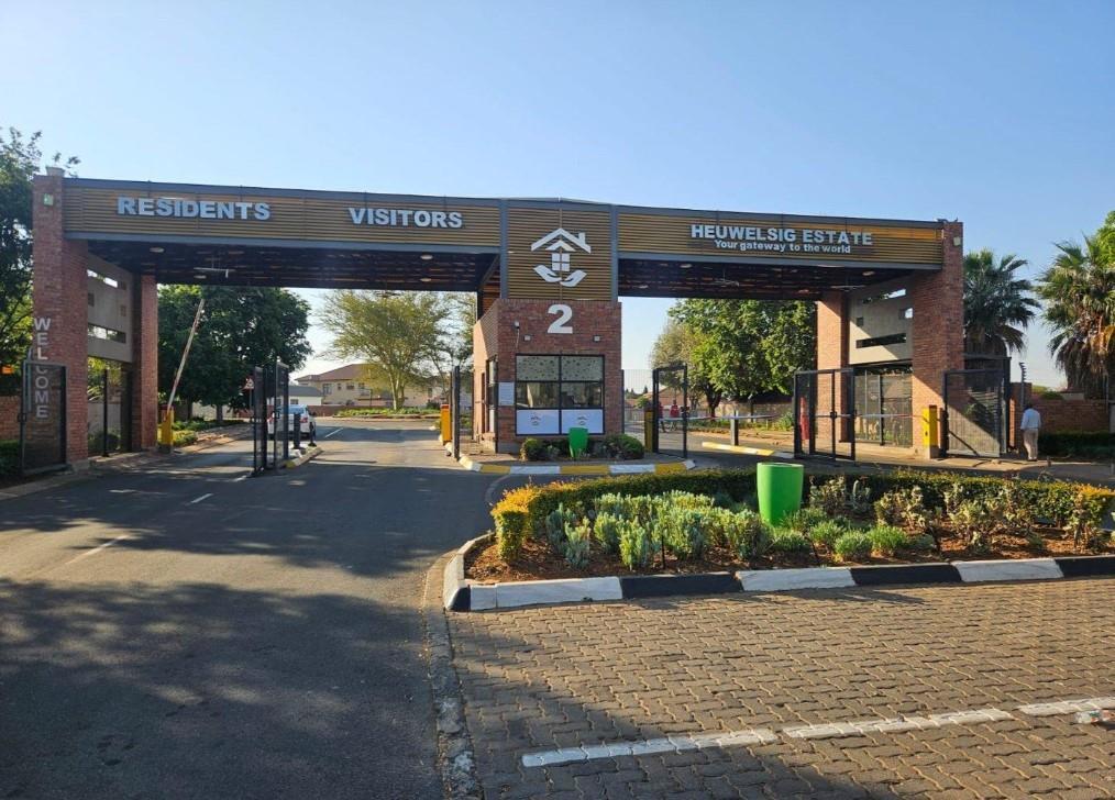 867 m² Land available in Heuwelsig Estate