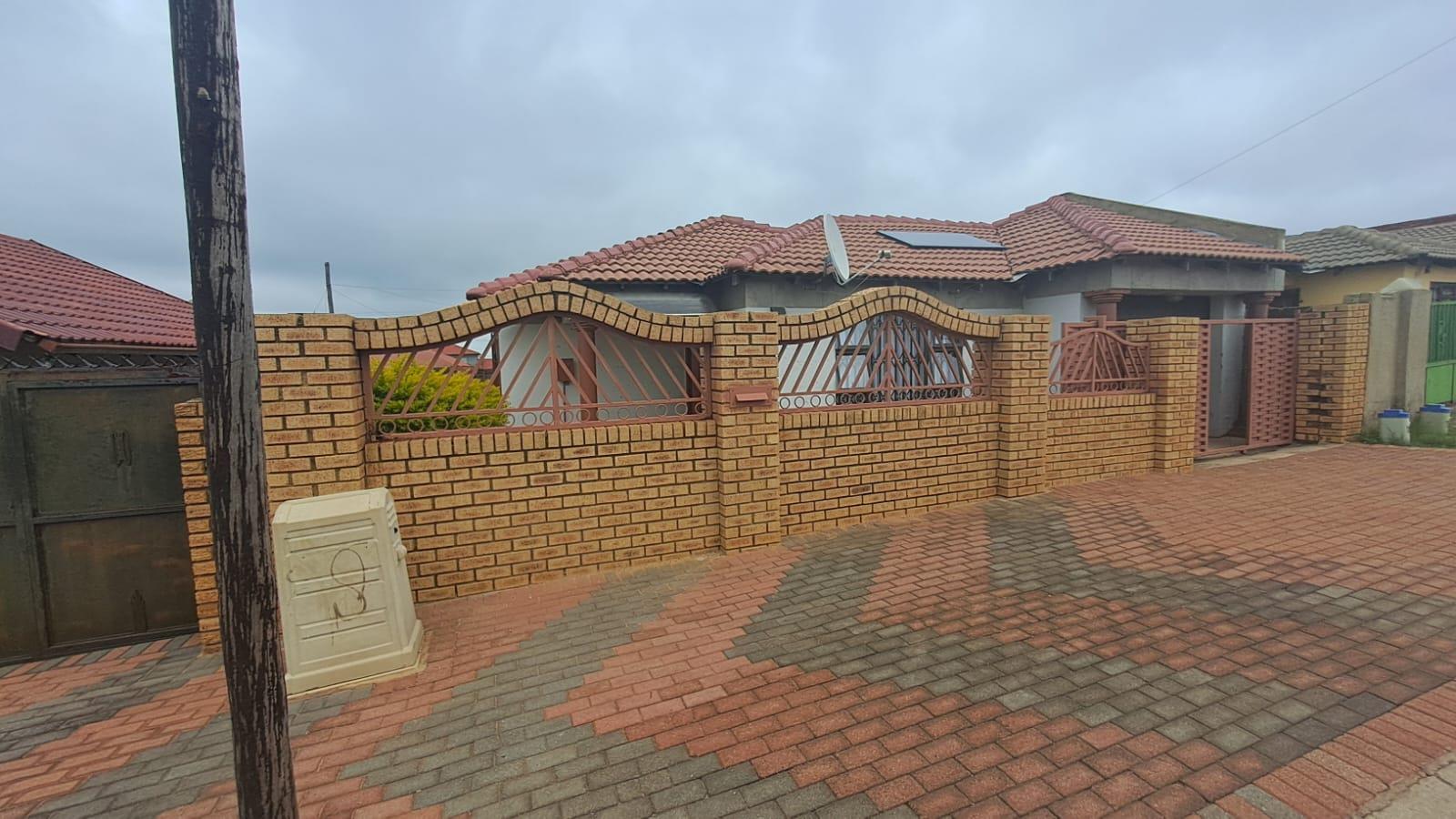 3 Bedroom House in Kagiso
