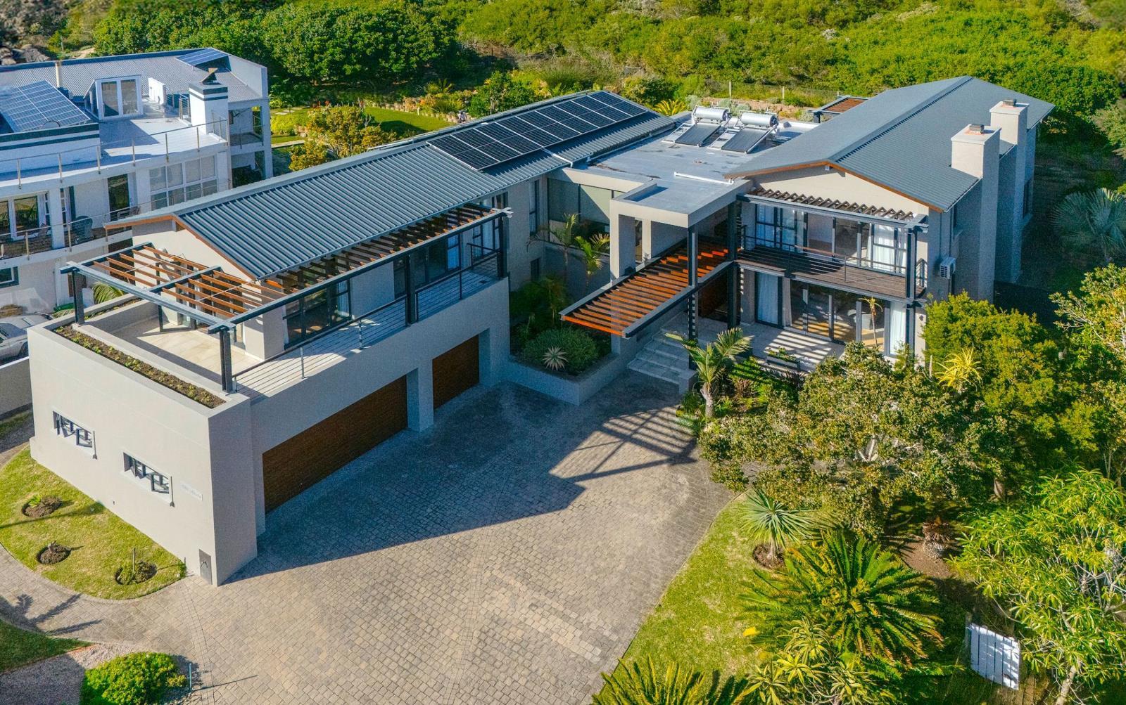 3 Bedroom House in Cola Beach