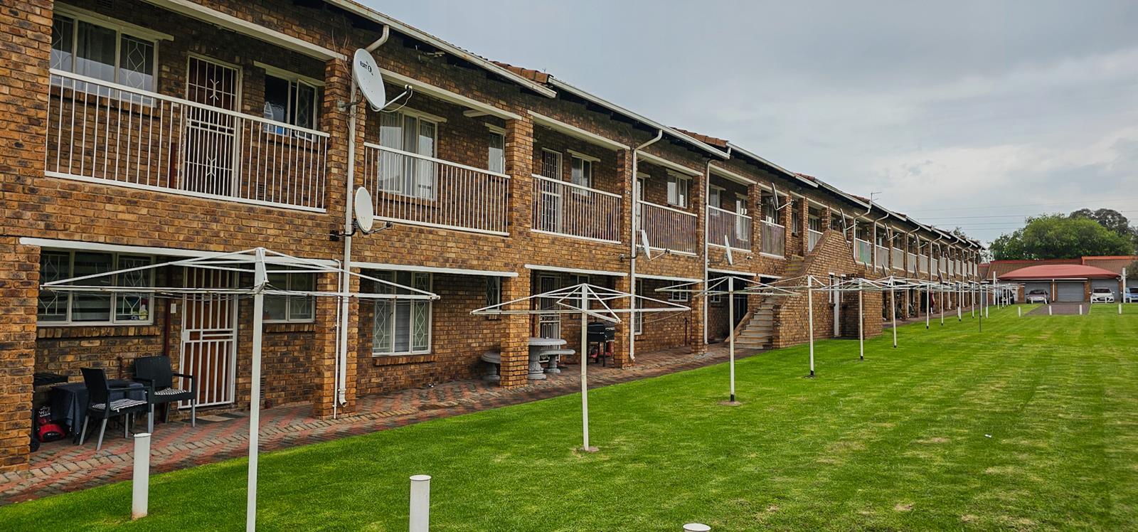 2 Bedroom Apartment in Krugersdorp North