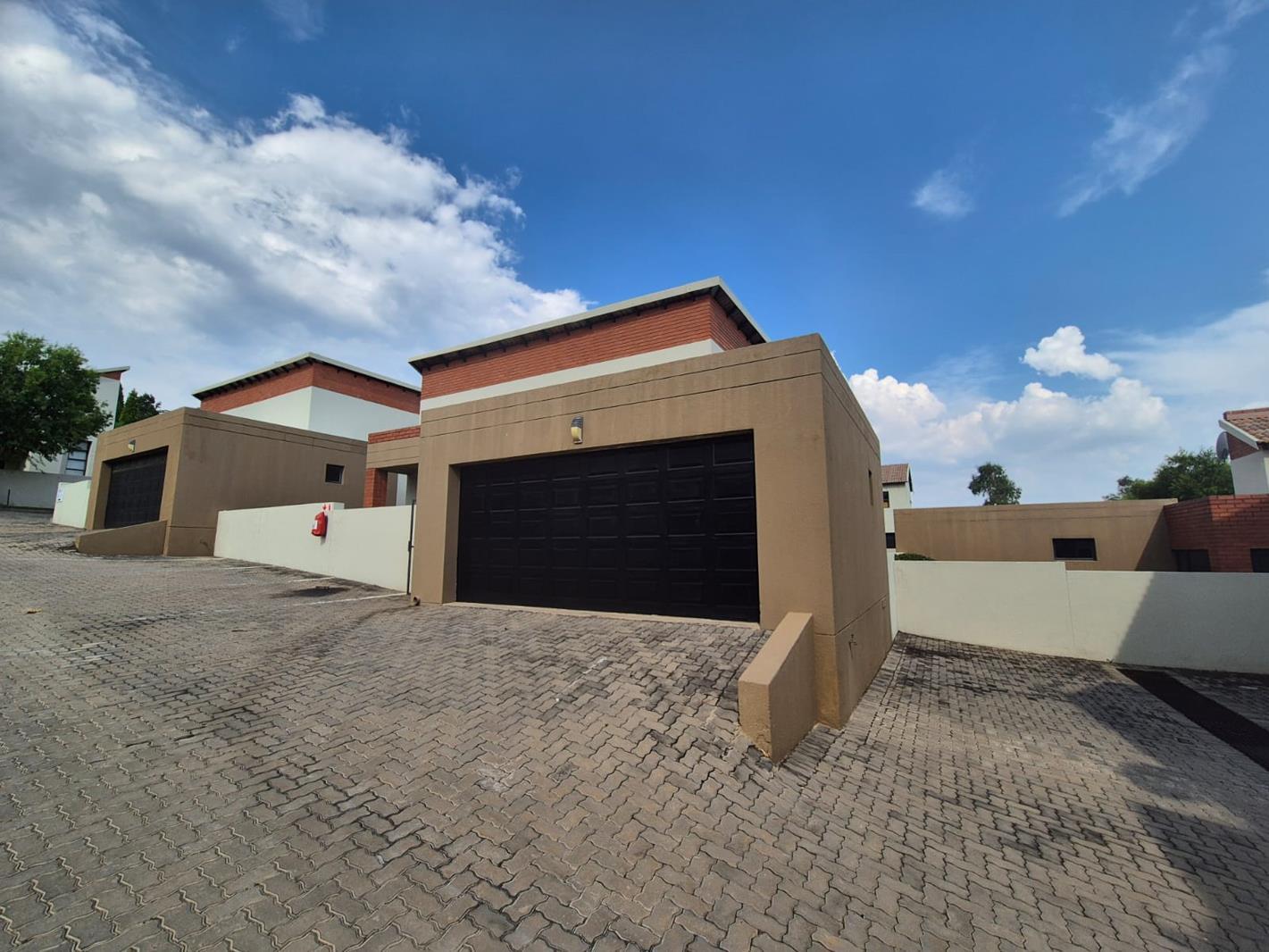 3 Bedroom Simplex in Kyalami Hills