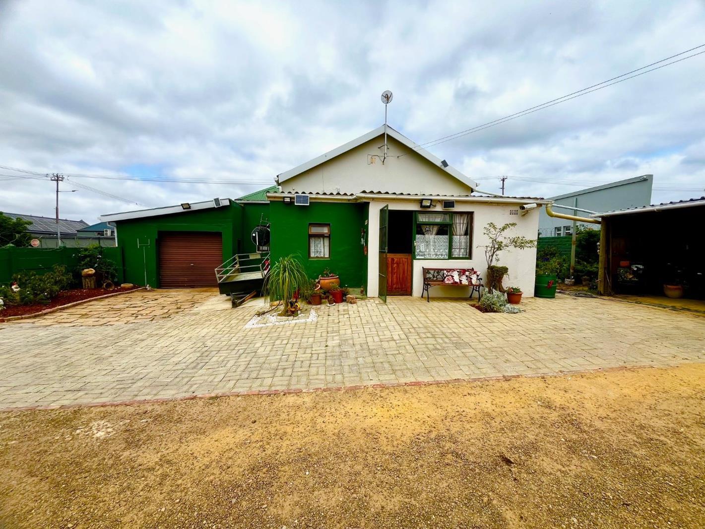 4 Bedroom House in Bredasdorp
