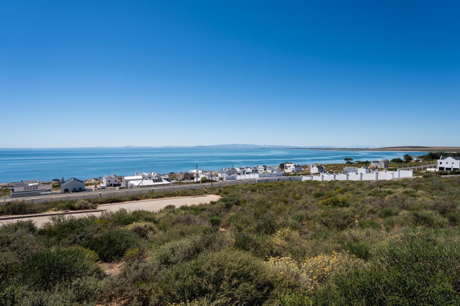 409 m² Land available in St Helena Views