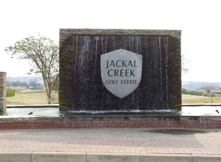 2 Bedroom Townhouse in Jackal Creek Golf Estate