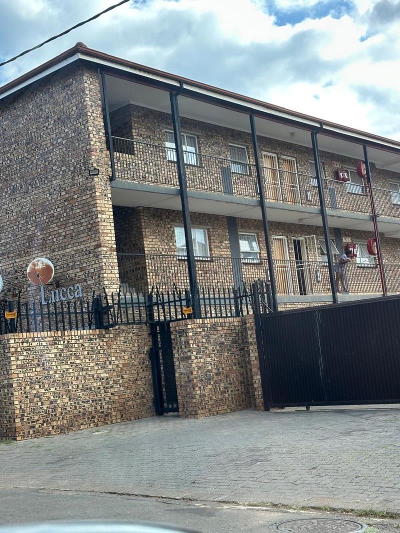 2 Bedroom Apartment in Glen Marais