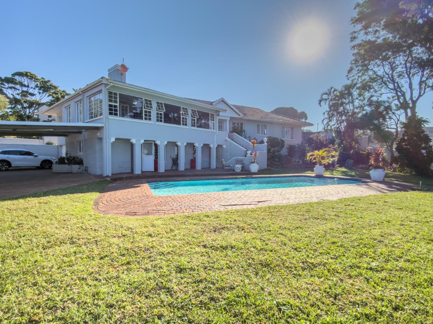 5 Bedroom House in La Lucia