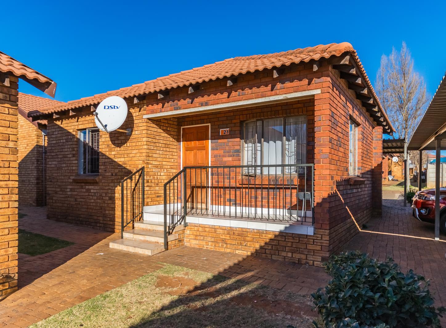 3 Bedroom Townhouse in Protea Glen