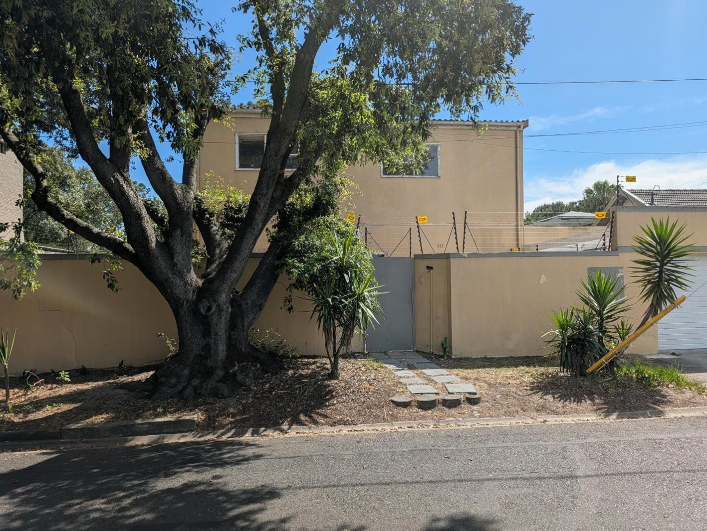 2 Bedroom Apartment in Sybrand Park
