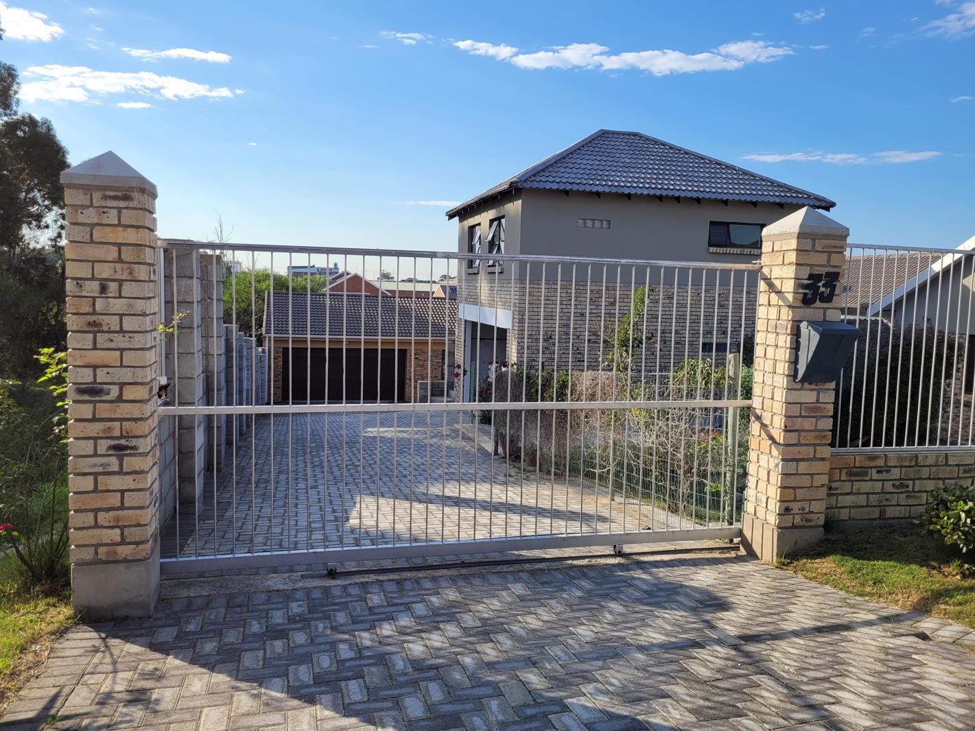 1 Bedroom Garden Cottage in Fairview