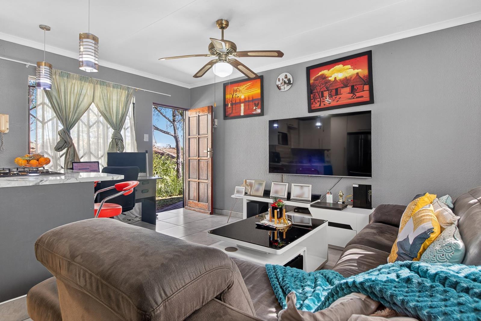 3 Bedroom Townhouse in Country View