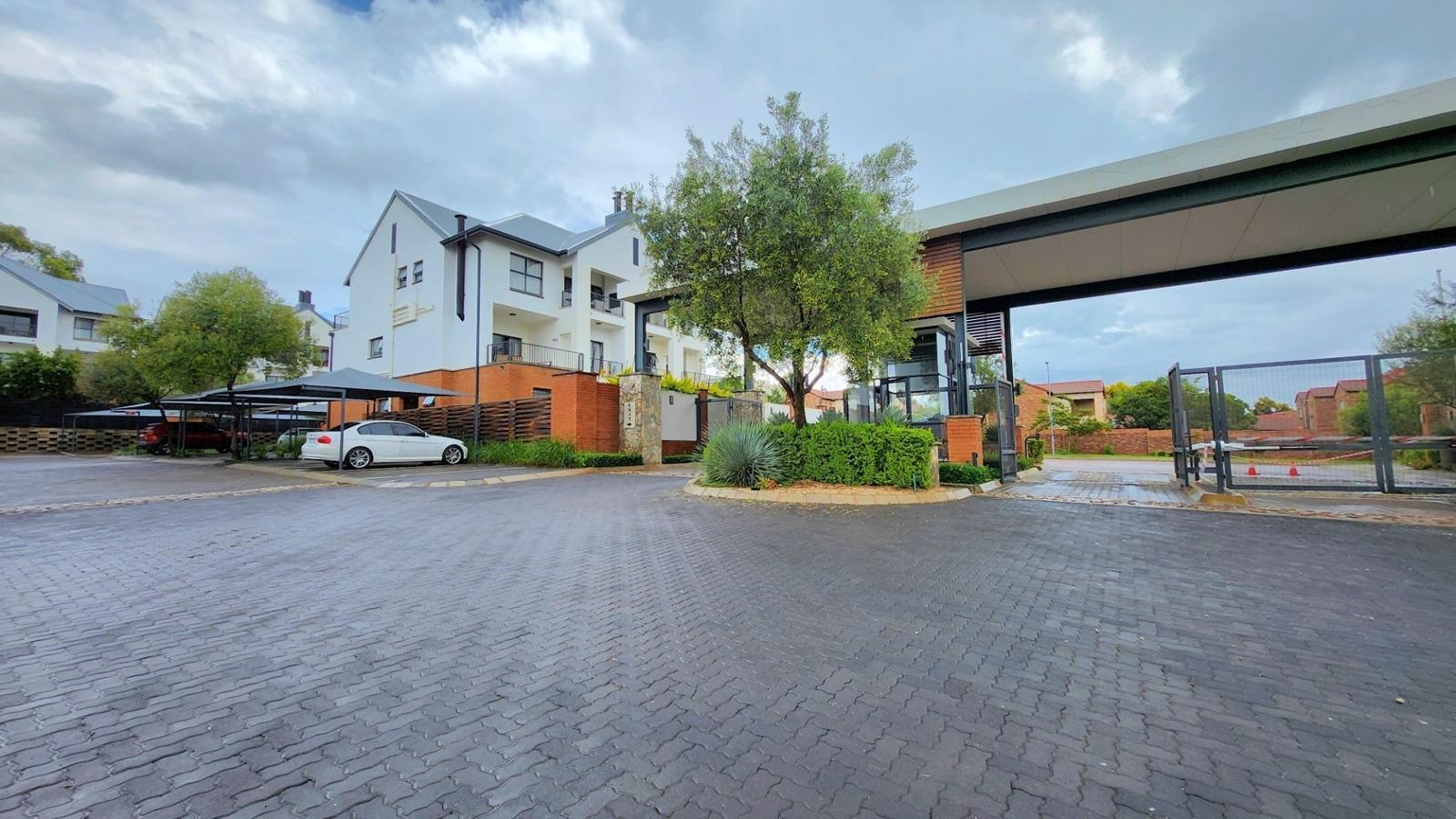 3 Bedroom Townhouse in Equestria
