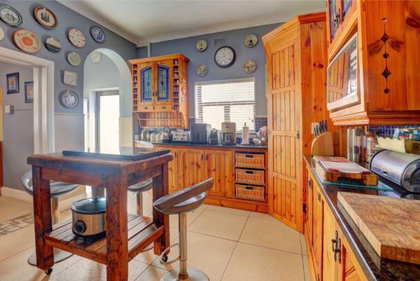 4 Bedroom House in Mossel Bay Central