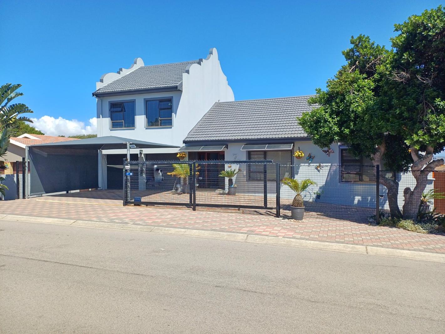 5 Bedroom House in Klein Brak Rivier