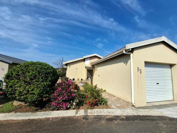2 Bedroom Townhouse in Hibberdene