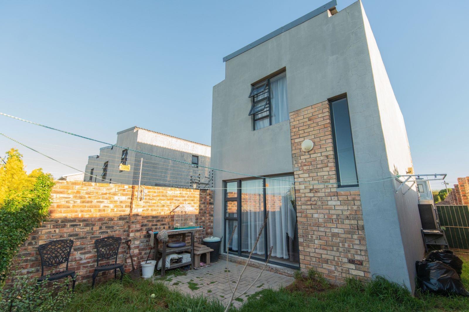 2 Bedroom Townhouse in Newton Park