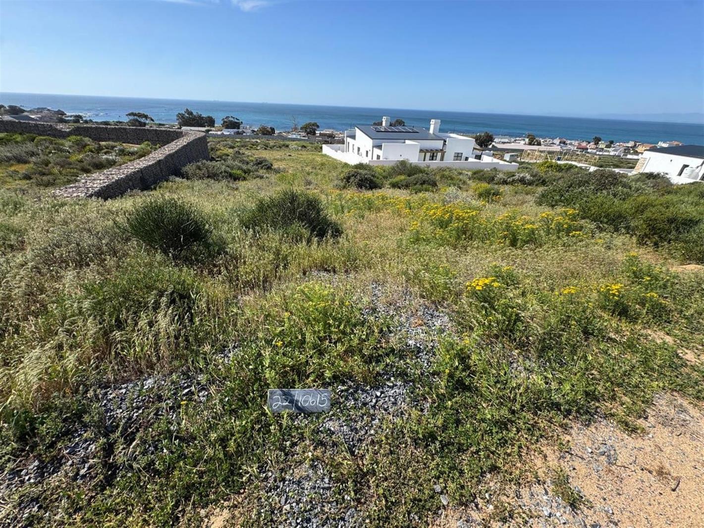 470 m² Land available in St Helena Views