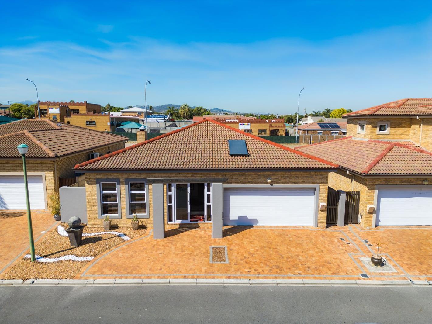 3 Bedroom House in Protea Heights