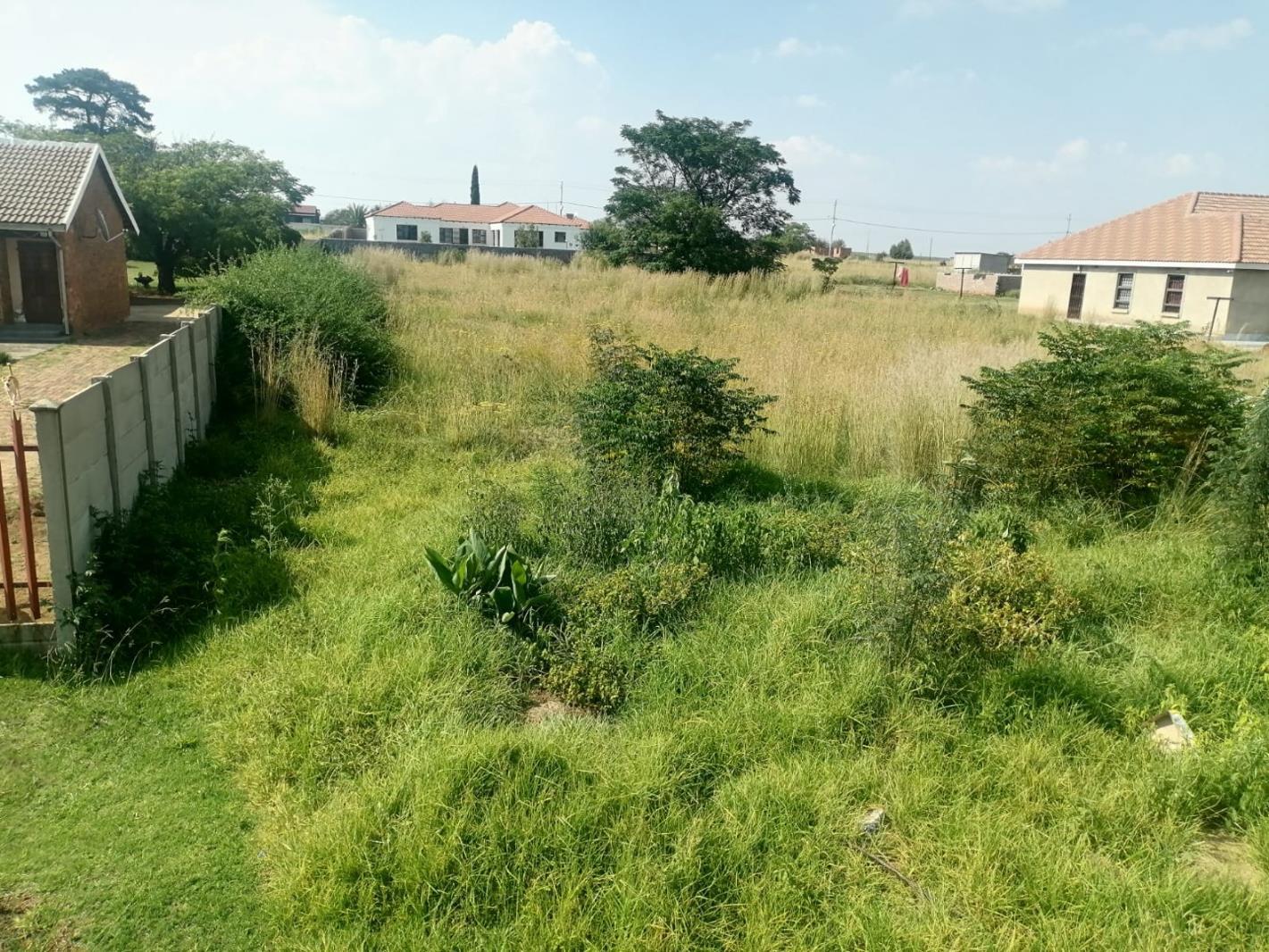 998 m² Land available in Jameson Park