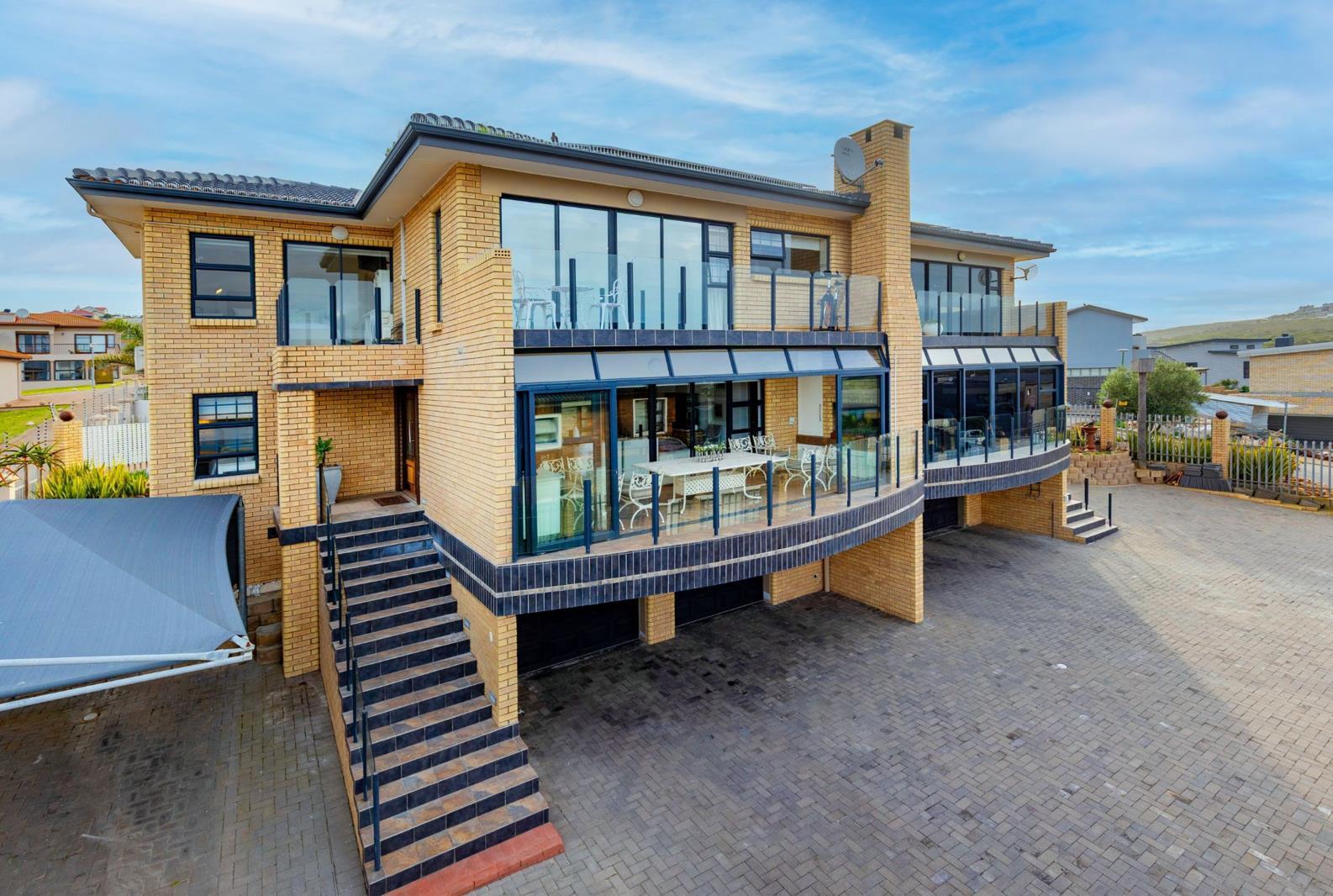 3 Bedroom House in Island View