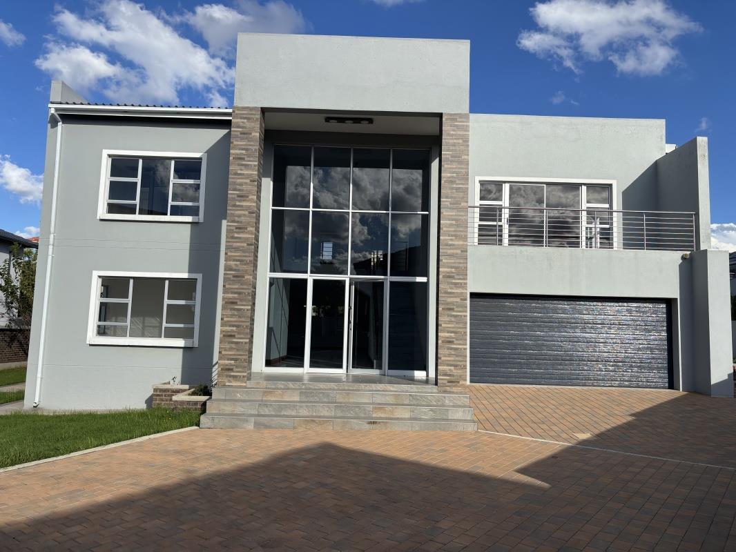 5 Bedroom House in Crescent Wood Country Estate