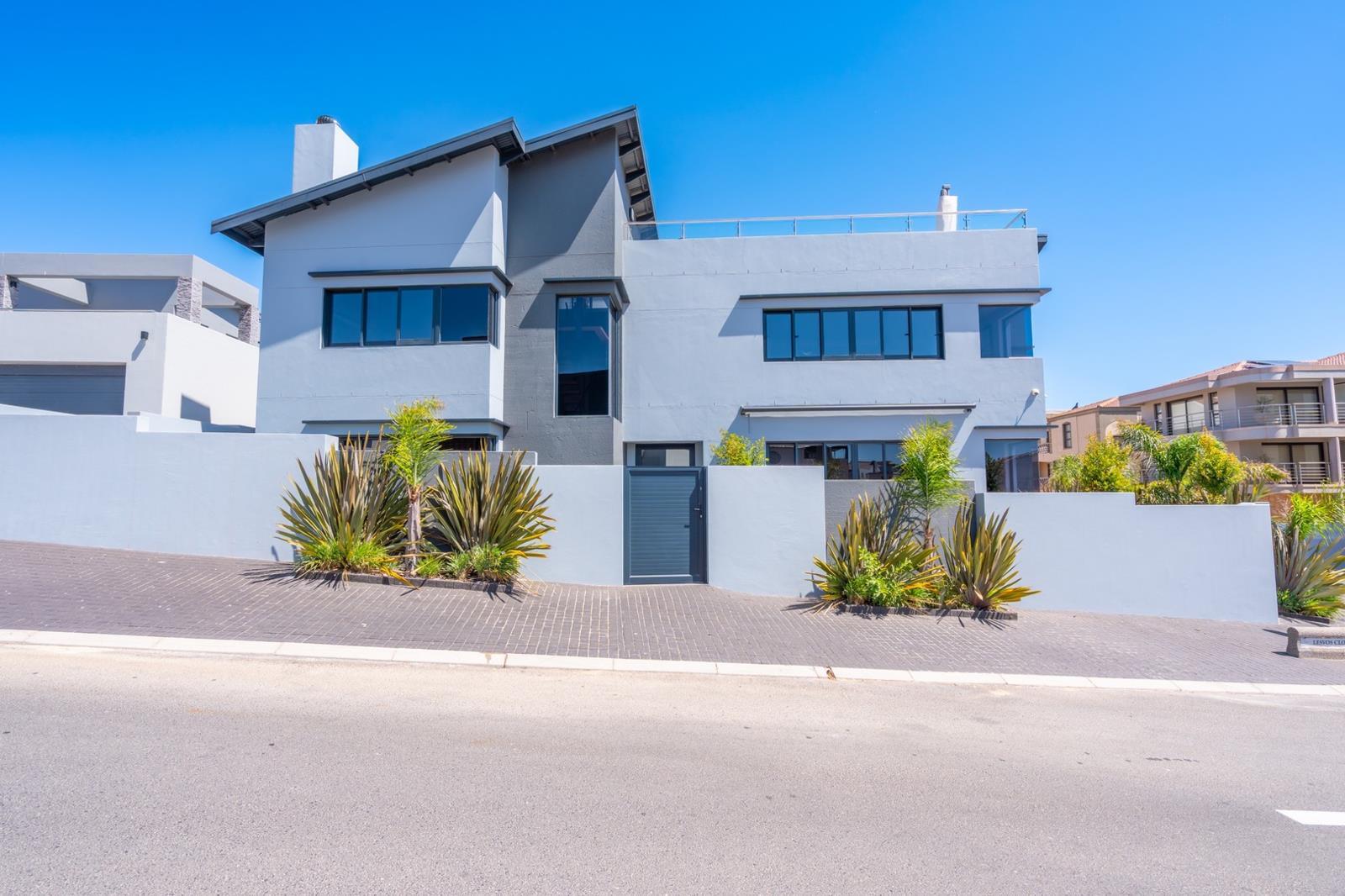 3 Bedroom House in Calypso Beach