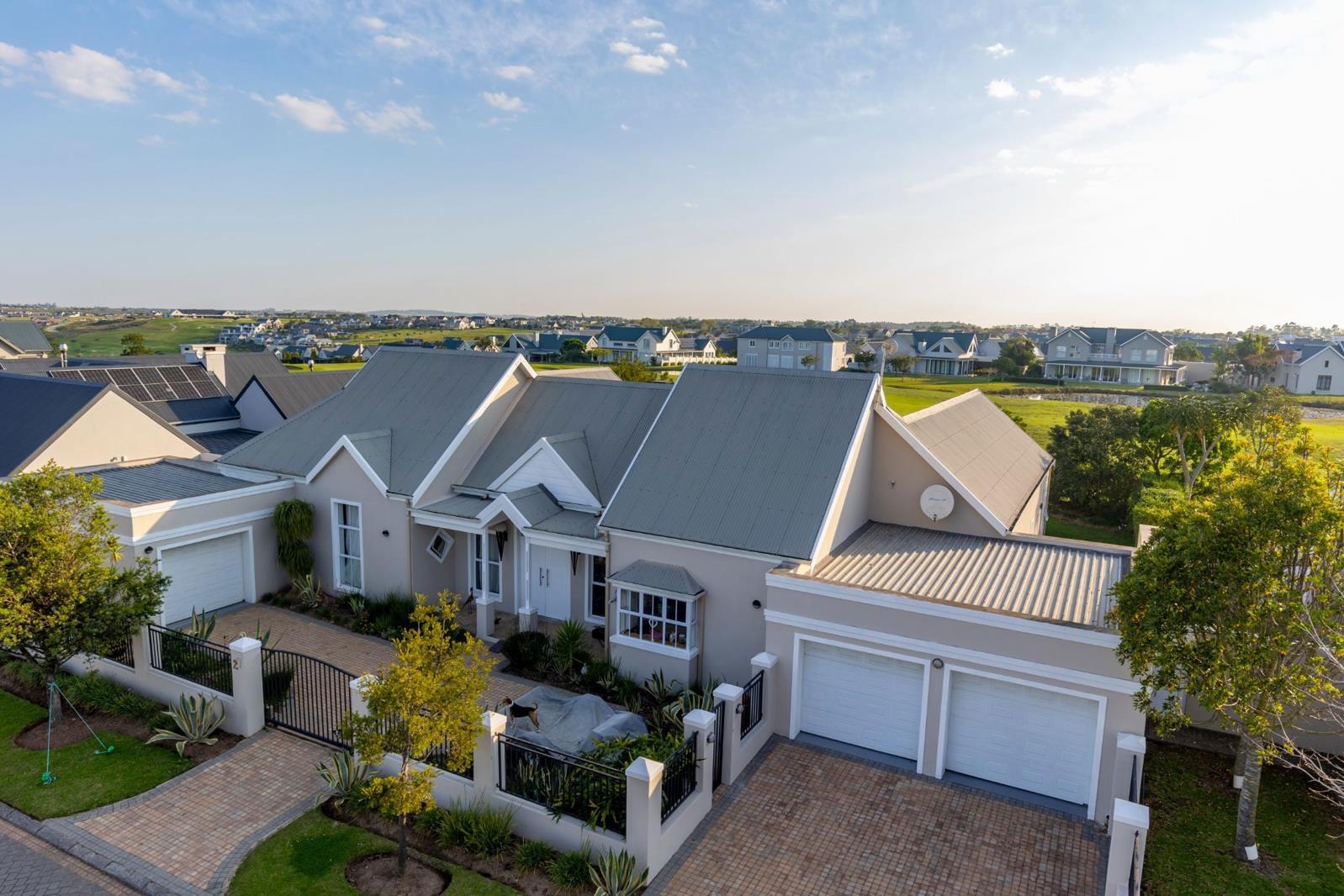 4 Bedroom House in Kingswood Golf Estate
