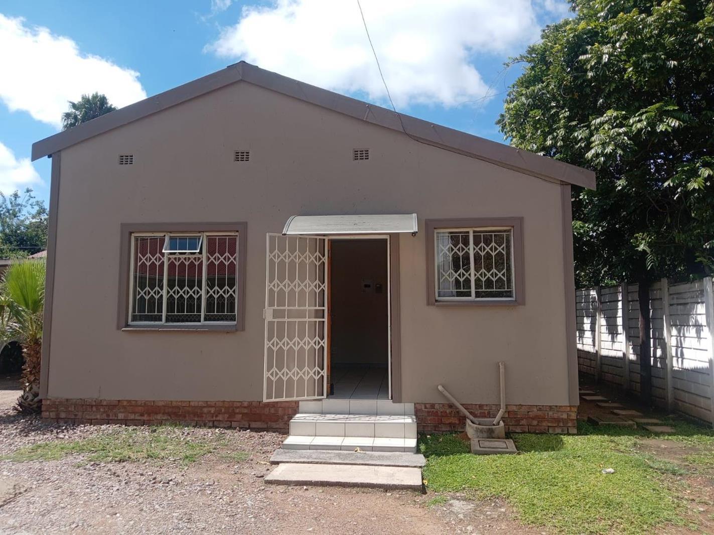 0.5 Bedroom Garden Cottage in Capital Park