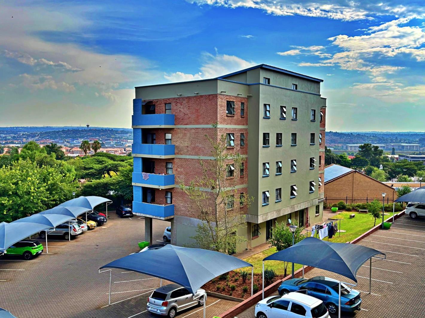 1 Bedroom Apartment in Die Hoewes
