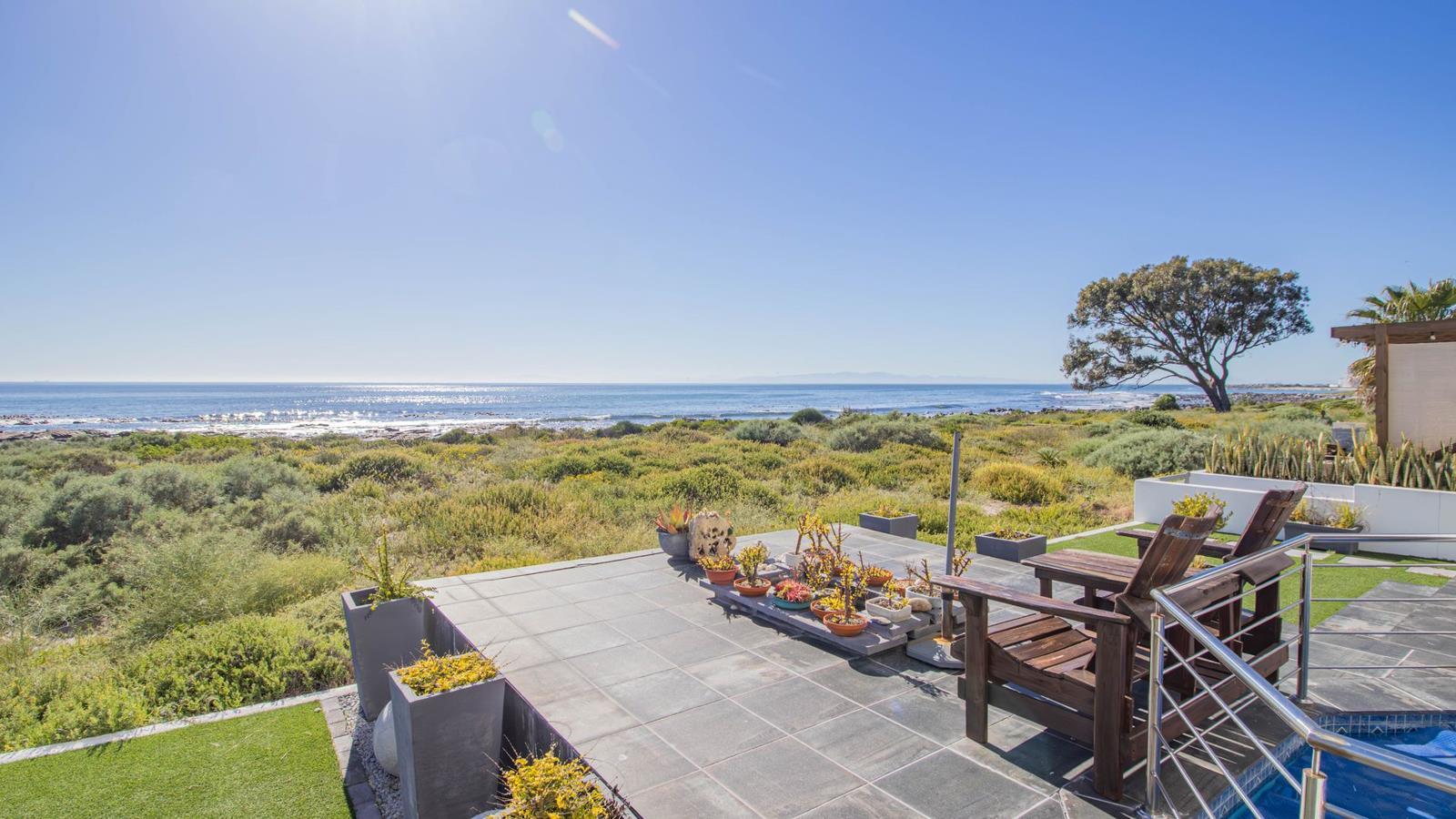 5 Bedroom House in Sandy Point