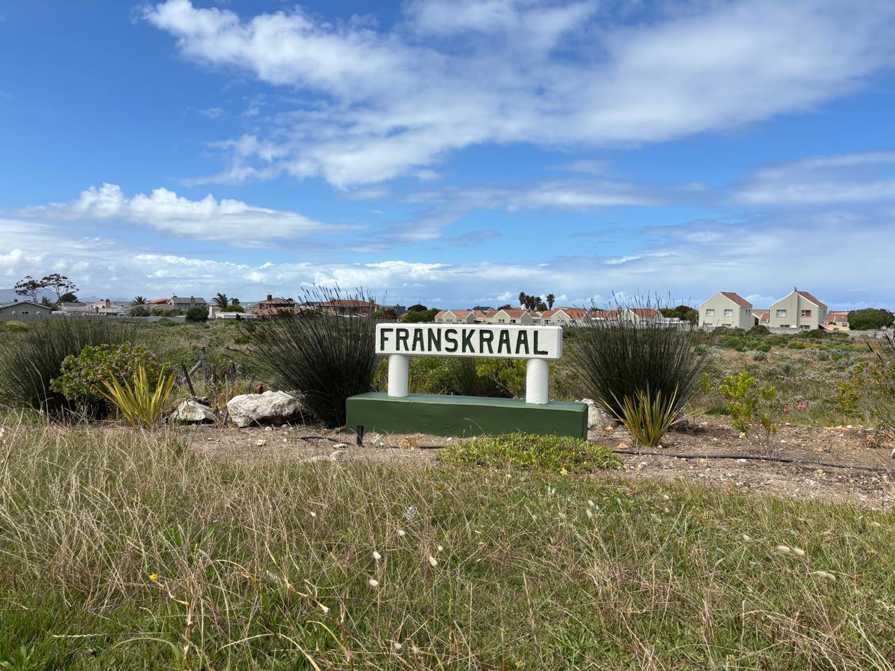 911 m² Land available in Franskraal