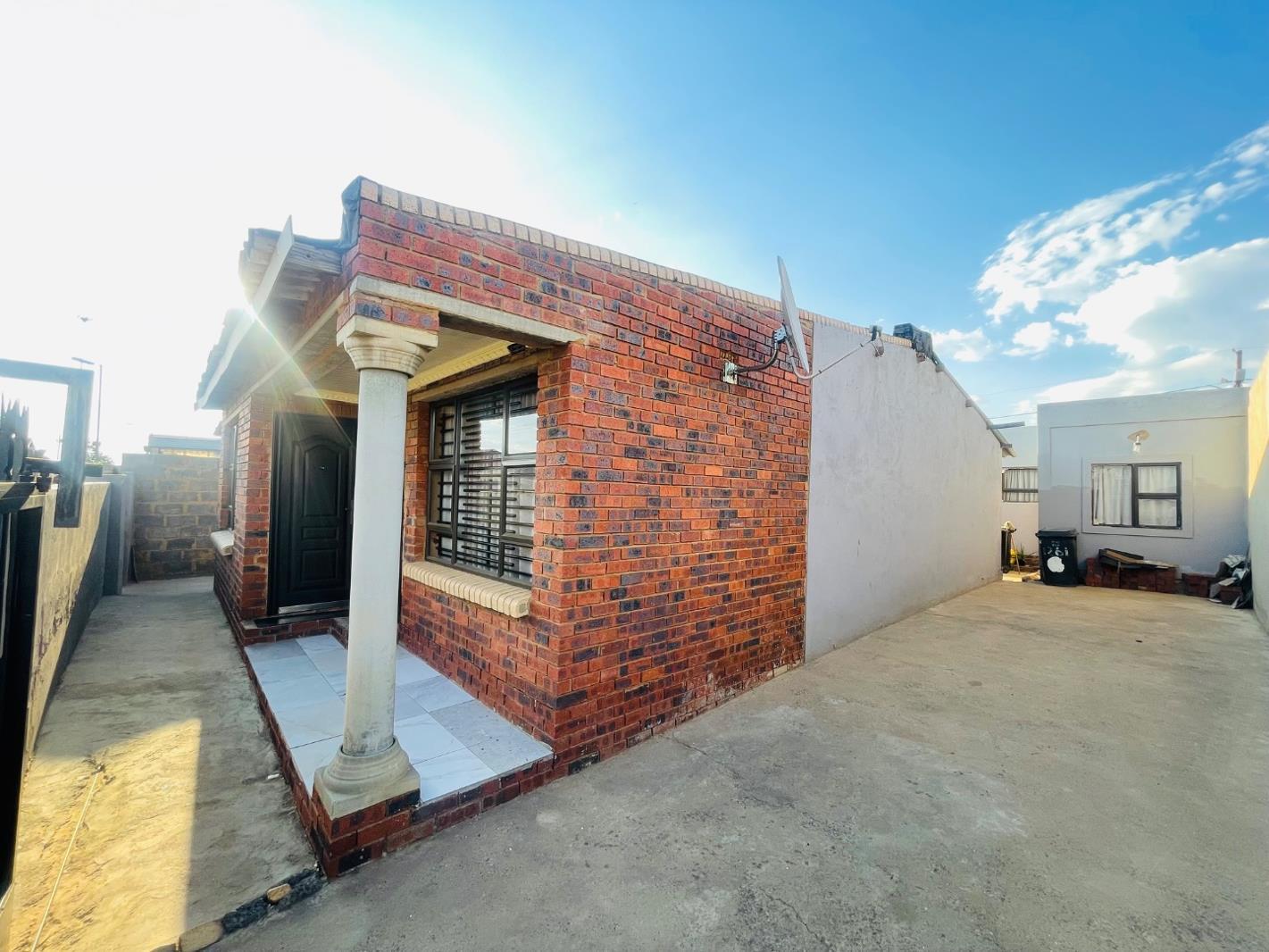 3 Bedroom House in Jabulani