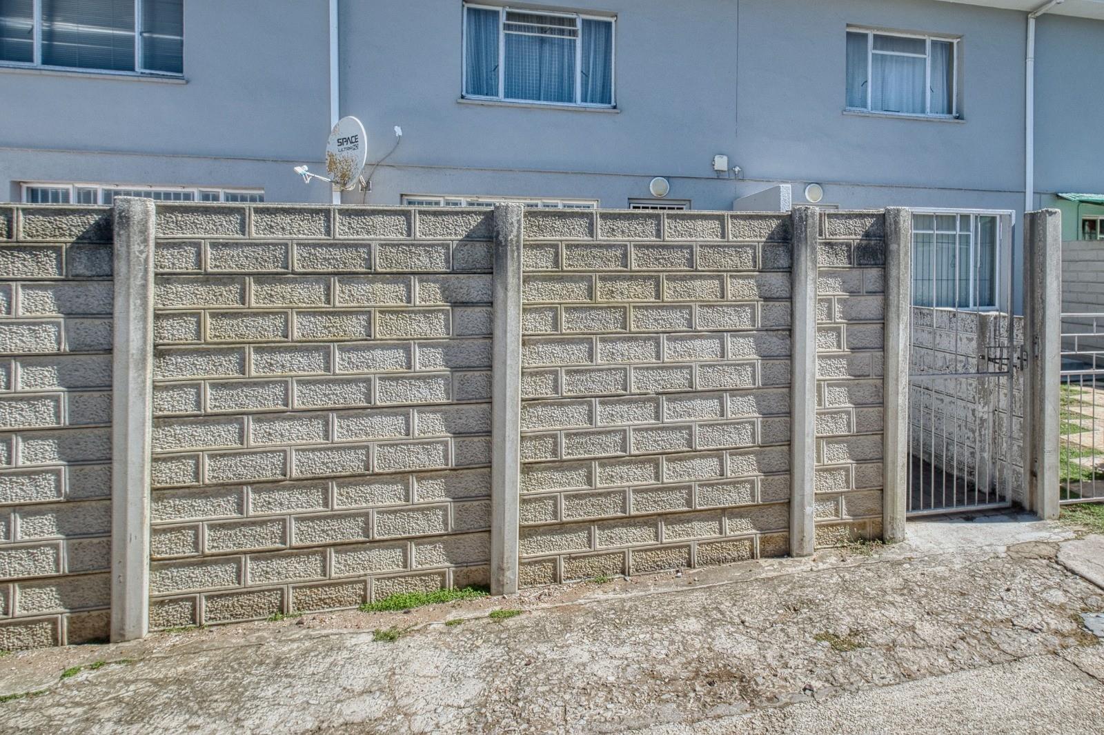 2 Bedroom Townhouse in Newton Park