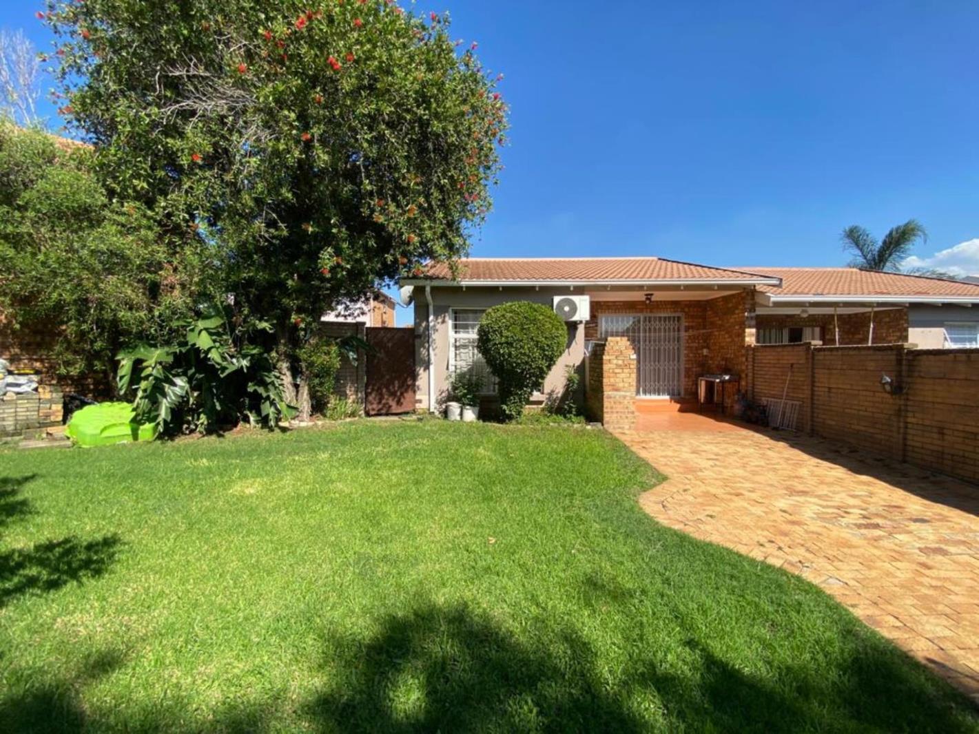 2 Bedroom Townhouse in Liefde en Vrede
