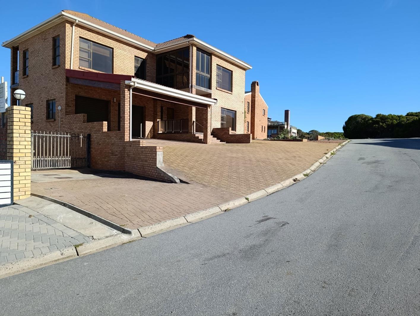 4 Bedroom House in Witsand