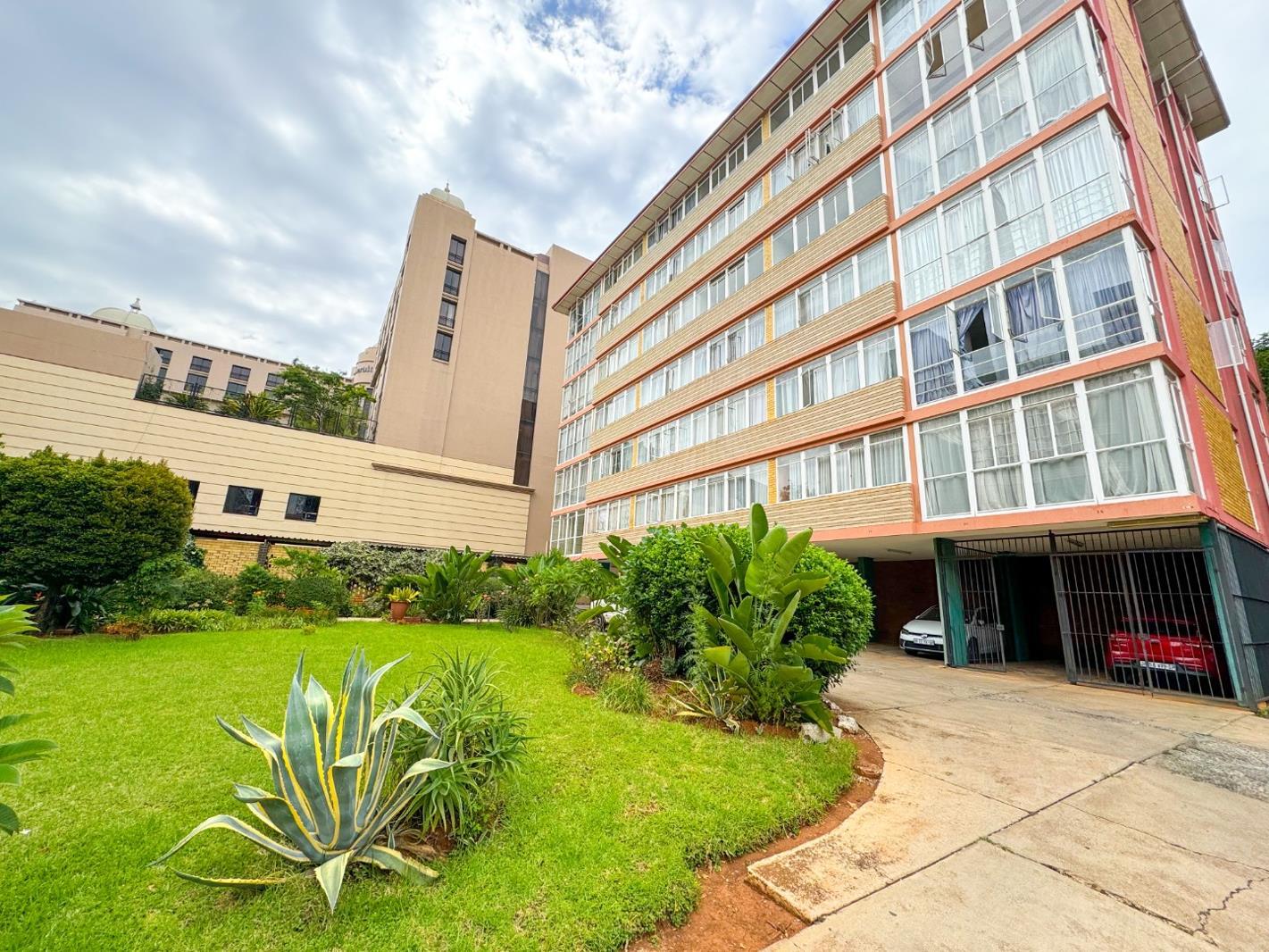 1 Bedroom Apartment in Arcadia