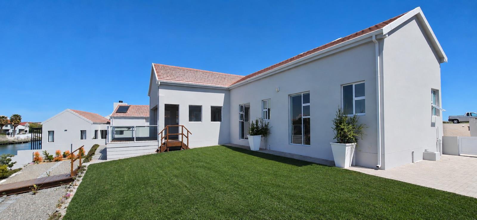 3 Bedroom House in Port Owen