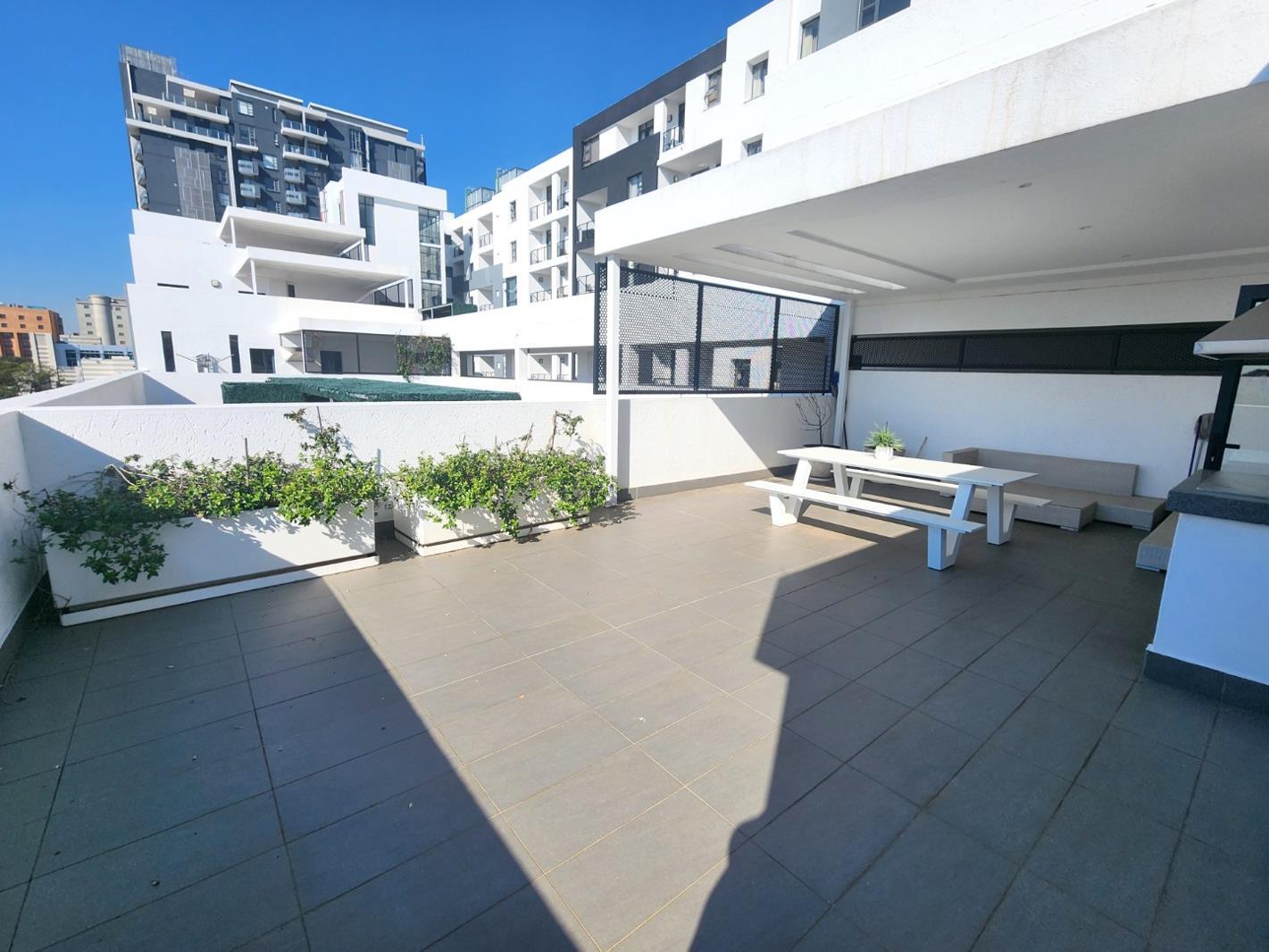 2 Bedroom Apartment in Rosebank