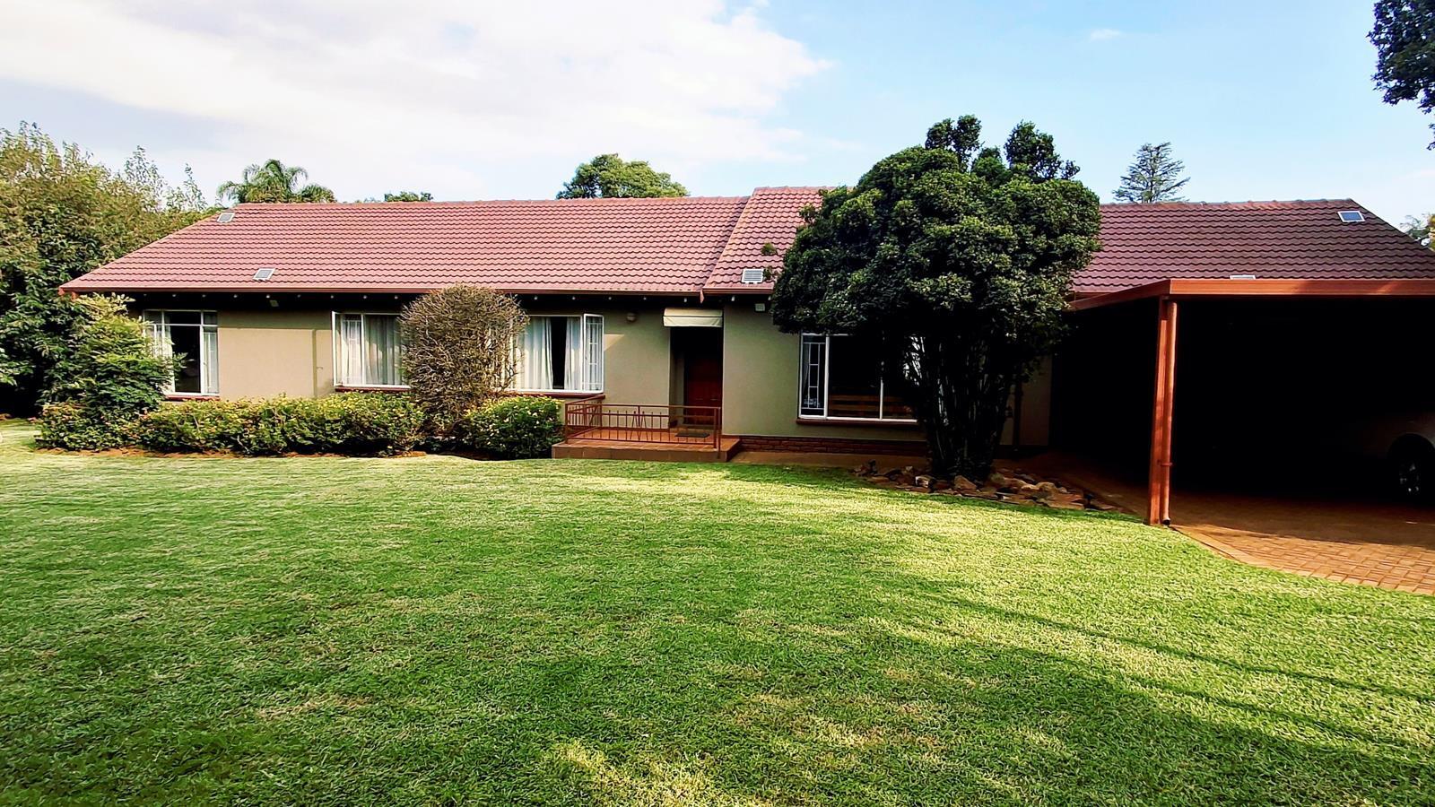 3 Bedroom House in Helderkruin