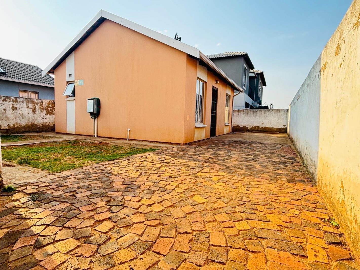 2 Bedroom House in Sky City