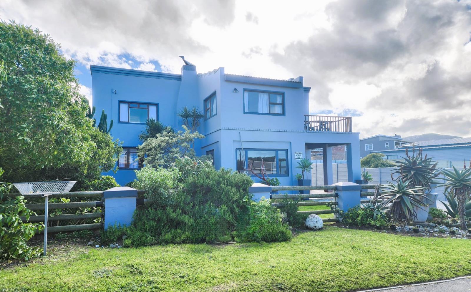 4 Bedroom House in Kleinbaai