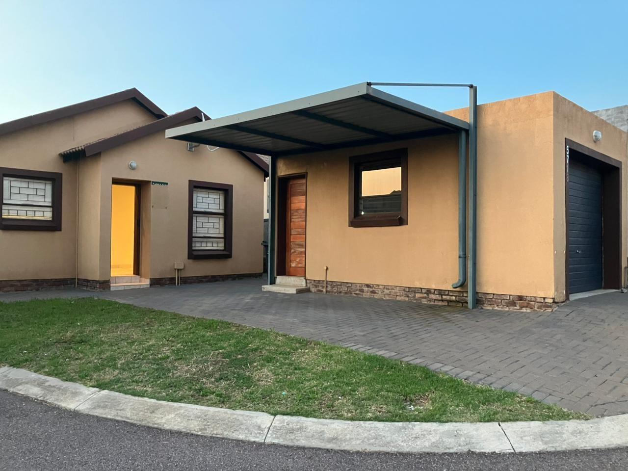 3 Bedroom House in Kosmosdal