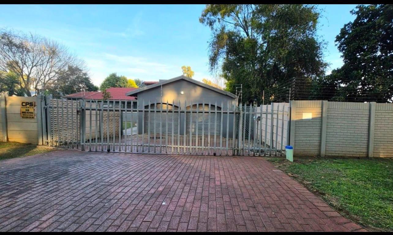 3 Bedroom House in Brackendowns