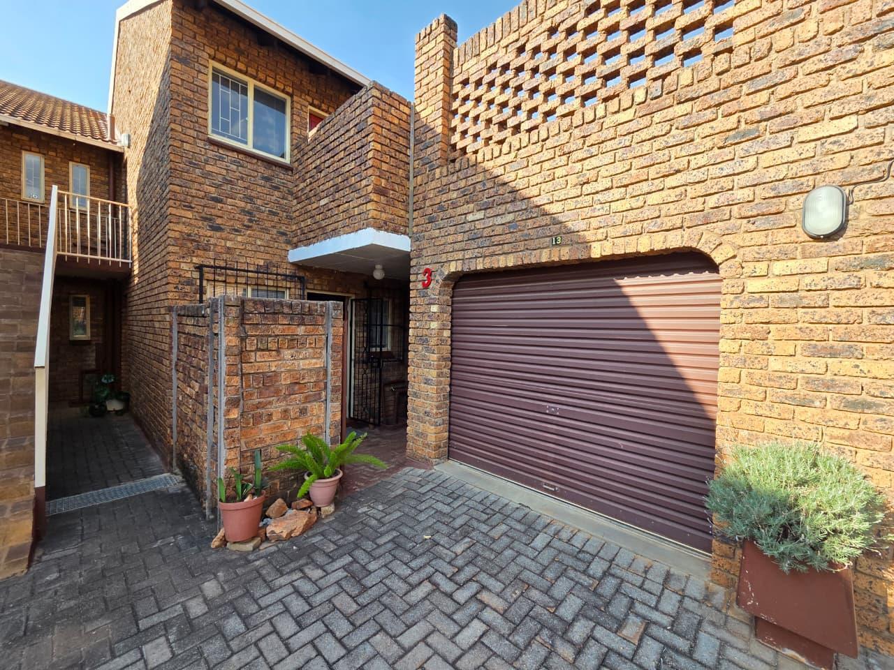 3 Bedroom Townhouse in Doornpoort