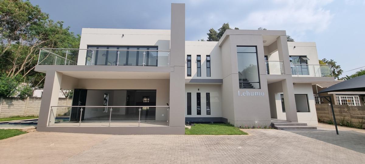 4 Bedroom House in Douglasdale