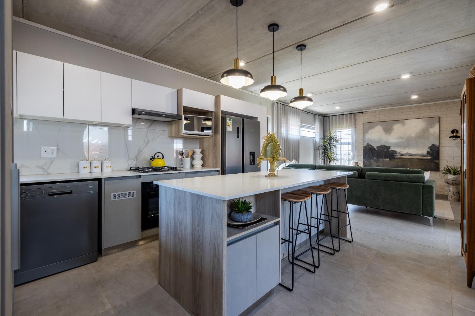 4 Bedroom House in Heuweloord