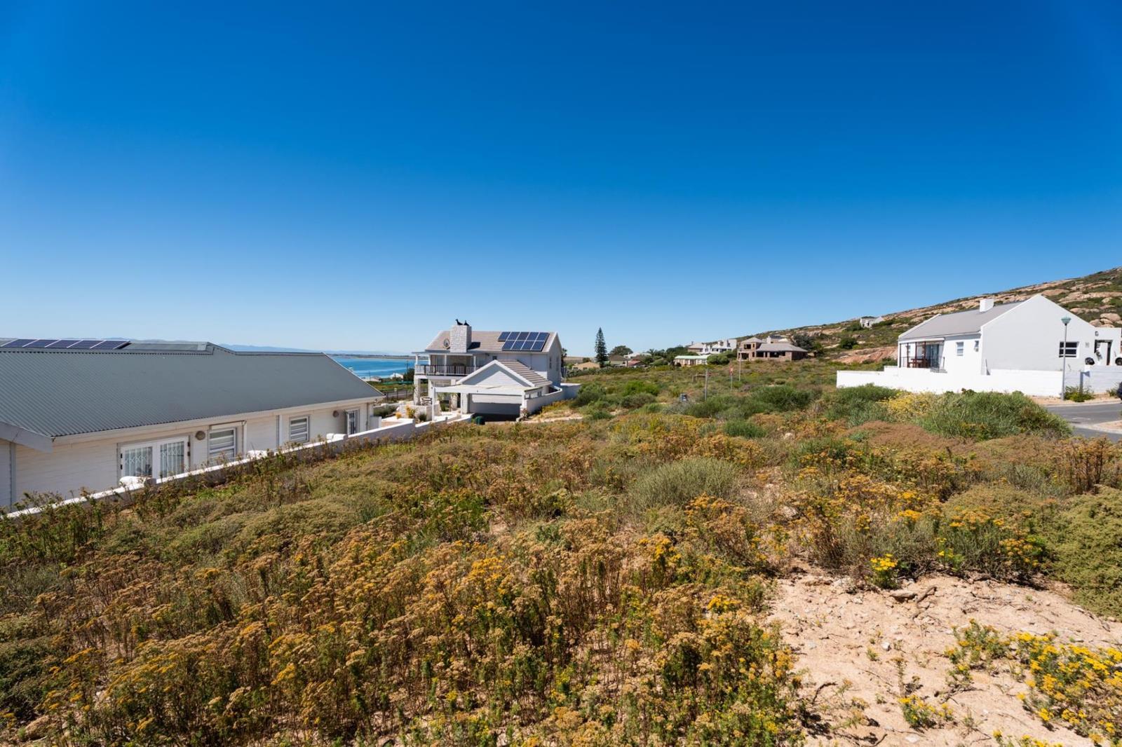 389 m² Land available in St Helena Views