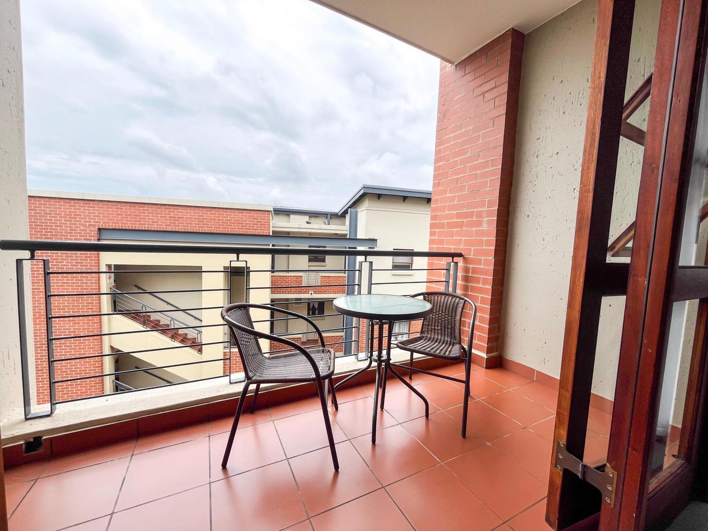 1 Bedroom Apartment in Douglasdale