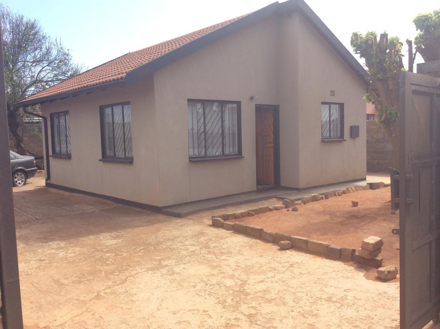 2 Bedroom House in Protea Glen